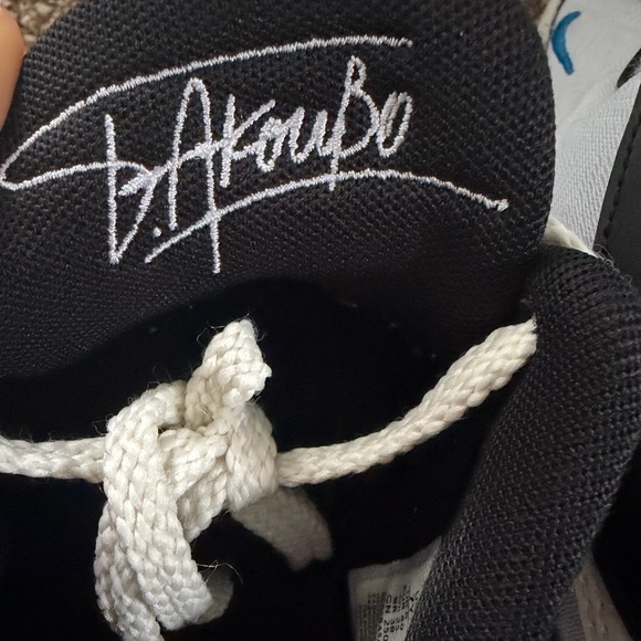 Nike Zoom Freak 5 GS Oreo White Black Blue DZ4486-100 Kids Size 7Y / Women 8.5 - Picture 4 of 7